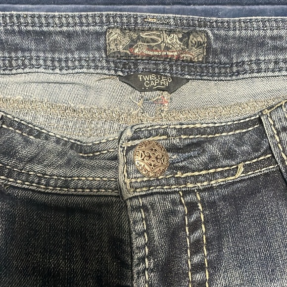 3 Pairs Silver Brand Cropped Jeans - Picture 8 of 10